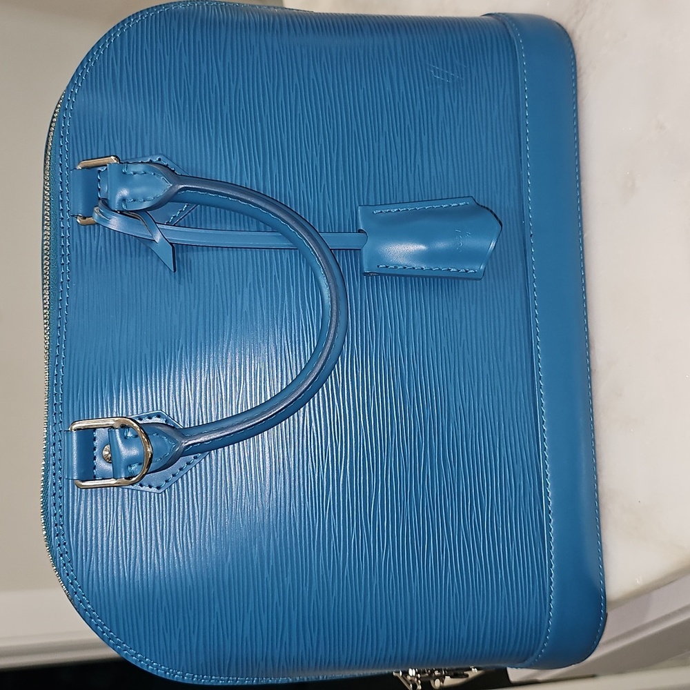 Elegant LV Cyan Epi Leather Alma PM Handbag - Picture 9 of 16
